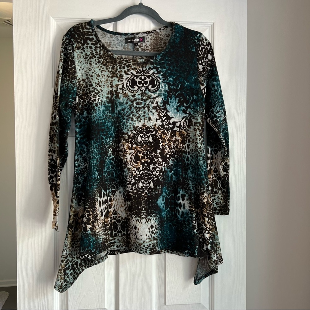 Melanie K lightweight ladies sweater, size small
